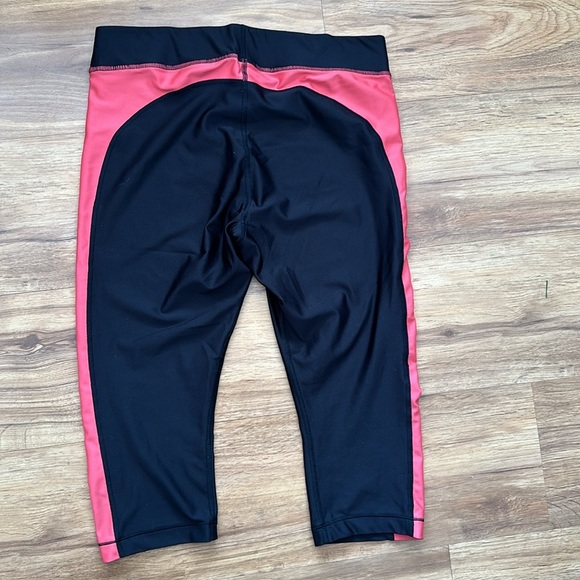 Under armour capris - Picture 2 of 3